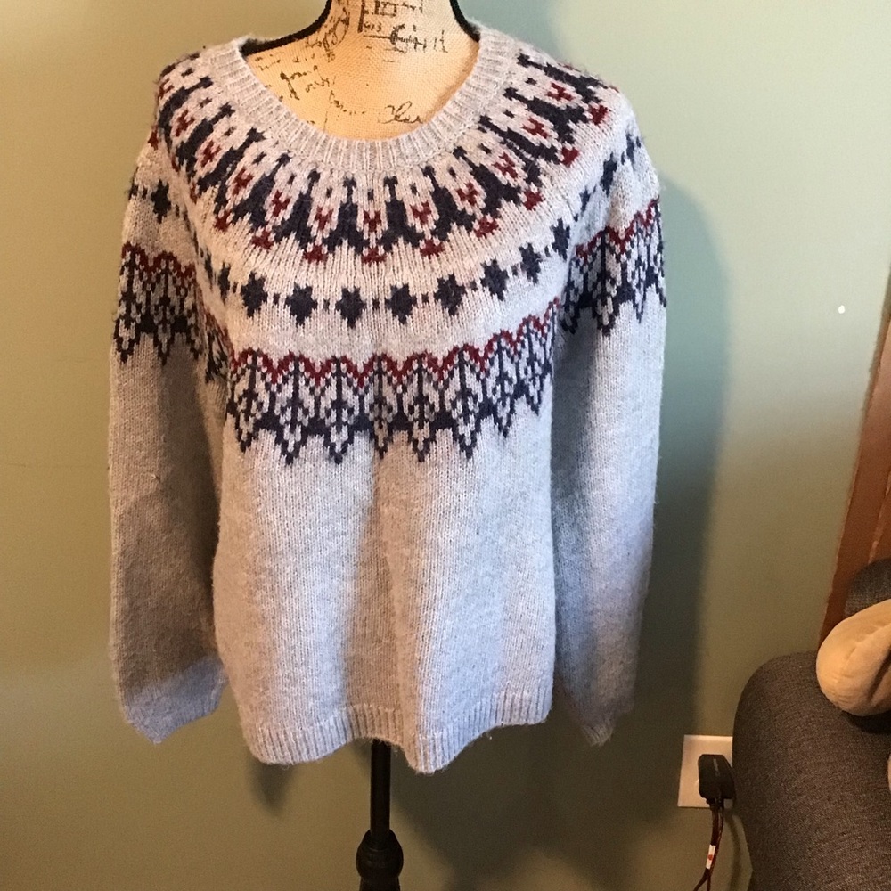Old Navy Fair Isle Gray, Blue & Red Knit Sweater L Preowned - Picture 2 of 8